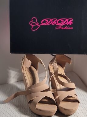 DBDk Fashion Women's Nude Strappy Platform Sandals